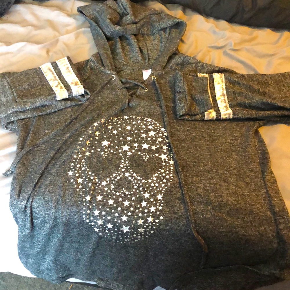 Pullover hoodie